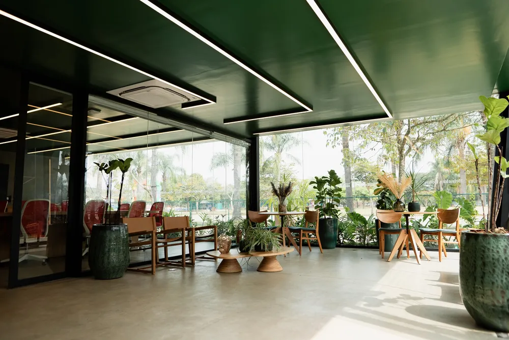 Lounge com vista para o parque